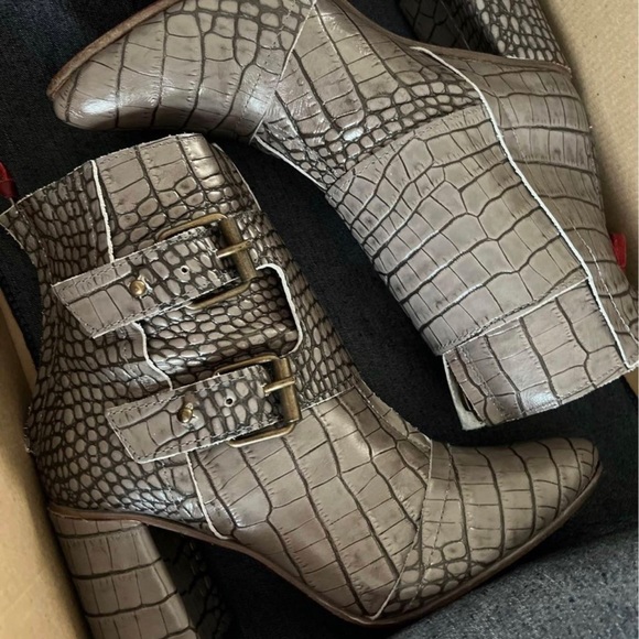 Stone Croco JOEY Freebird by Steven size - Main Image